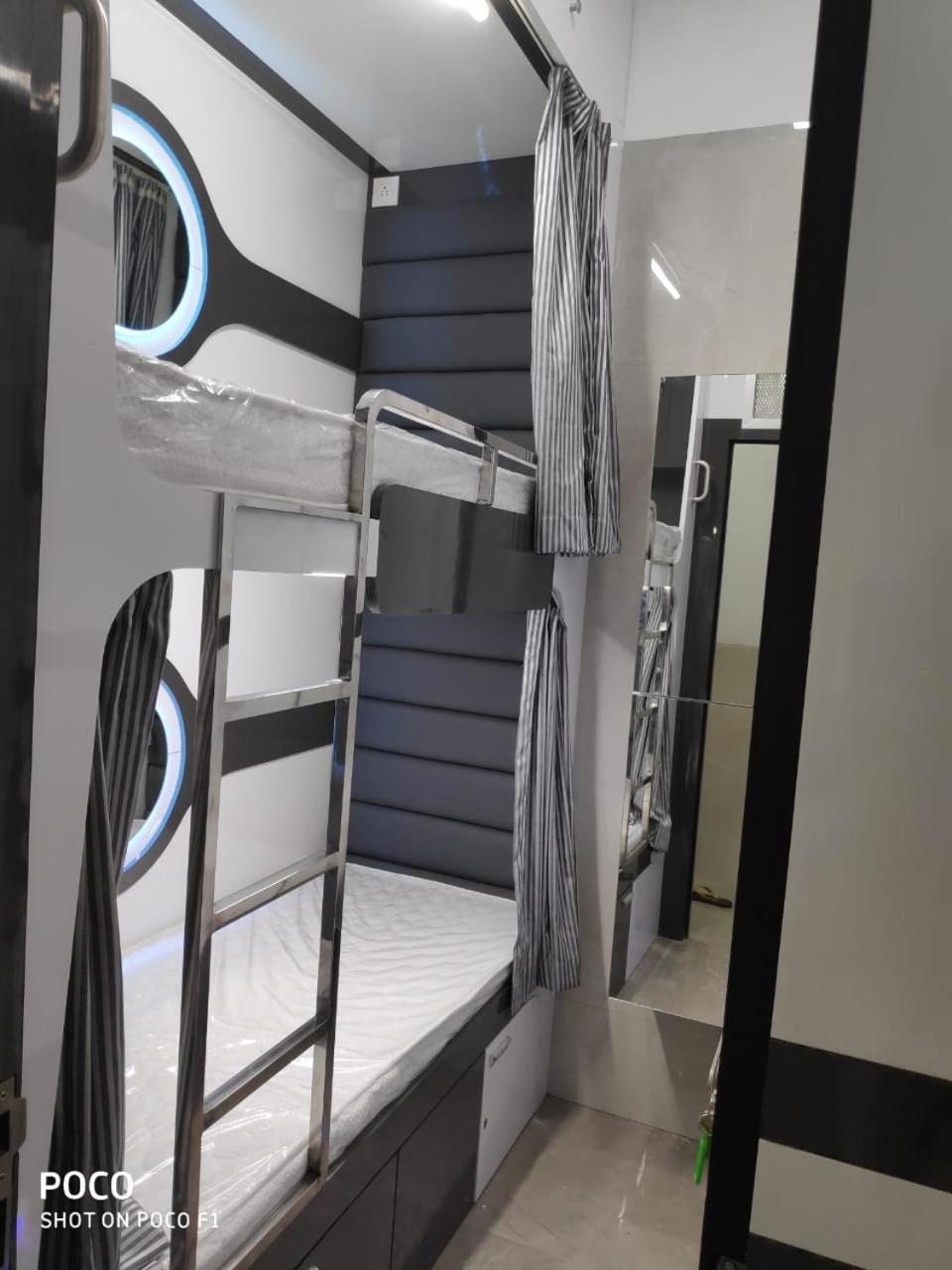 Ocean Dormitory Bombaim Exterior foto
